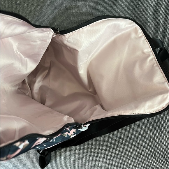 Tumi Just In Case Backpack - Picture 7 of 9